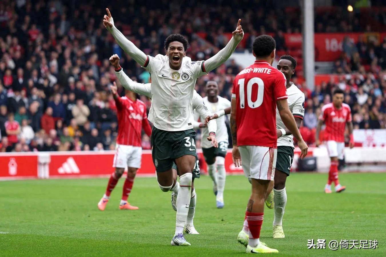 阿贾克斯主场逆袭，晋级欧冠四强的简单介绍